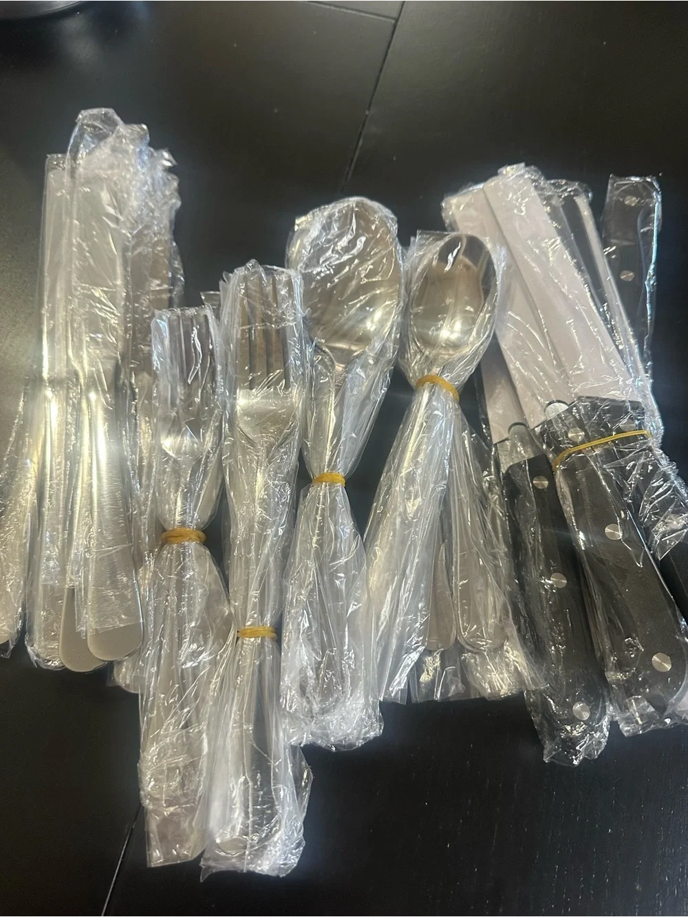 Stainless Flatware Set in Silver with Steak Knives